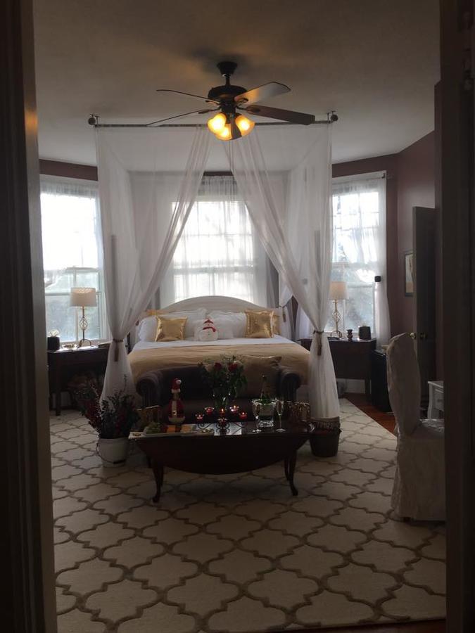 Winridge Manor Bed And Breakfast Madison Heights Eksteriør billede